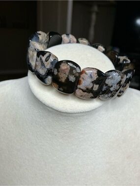 Black Flower Agate Soft Bangle